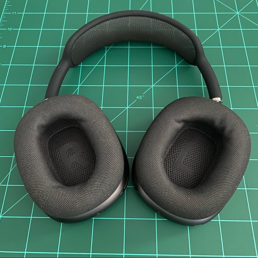 🎉LIKE NEW Space Grey Apple AirPods Max active noise cancelation